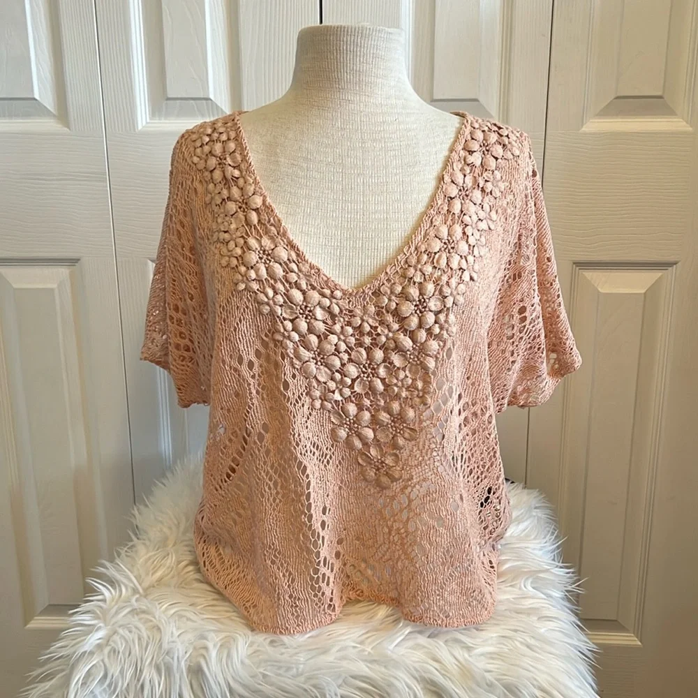 Leyendecker Cold Shoulder Salmon Crochet V-Neck Crop Top size 4